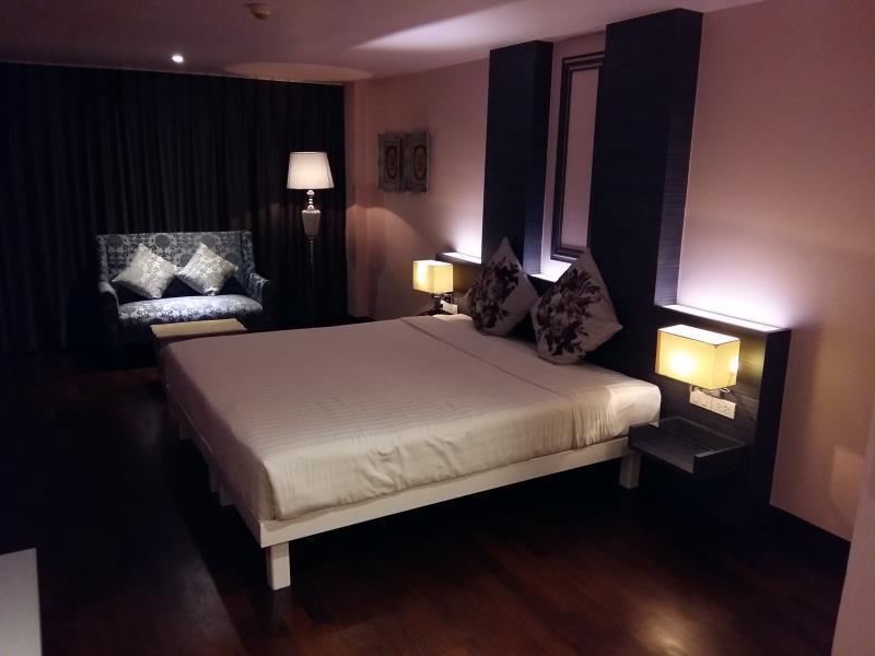 The Sathon Vimanda Hotel Бангкок Экстерьер фото