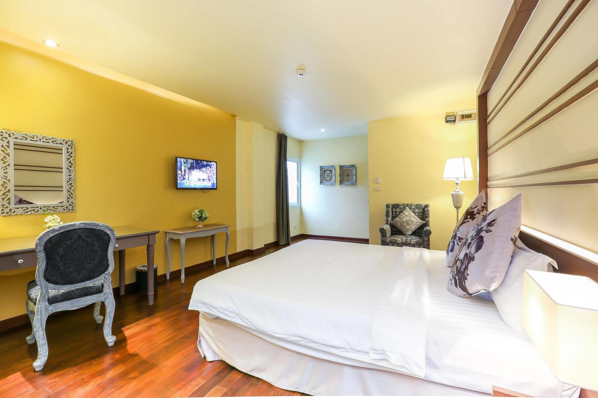 The Sathon Vimanda Hotel Бангкок Экстерьер фото