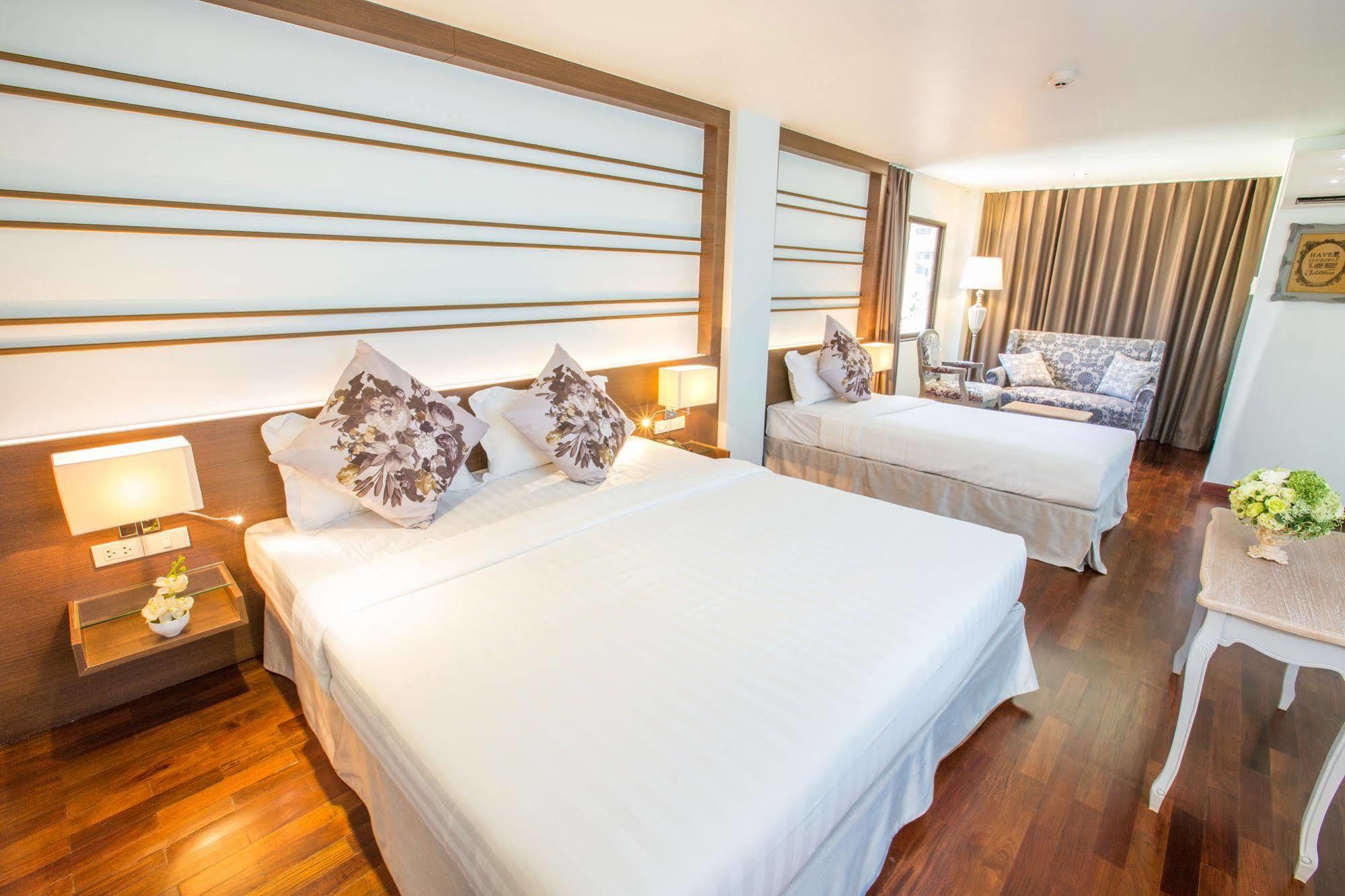 The Sathon Vimanda Hotel Бангкок Экстерьер фото